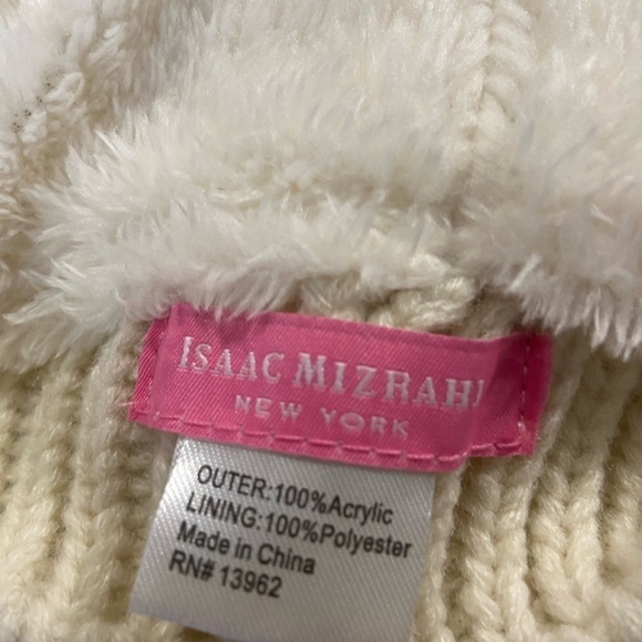 Isaac Mizrahi Cable Knit Cream Pom Beanie - Picture 4 of 4